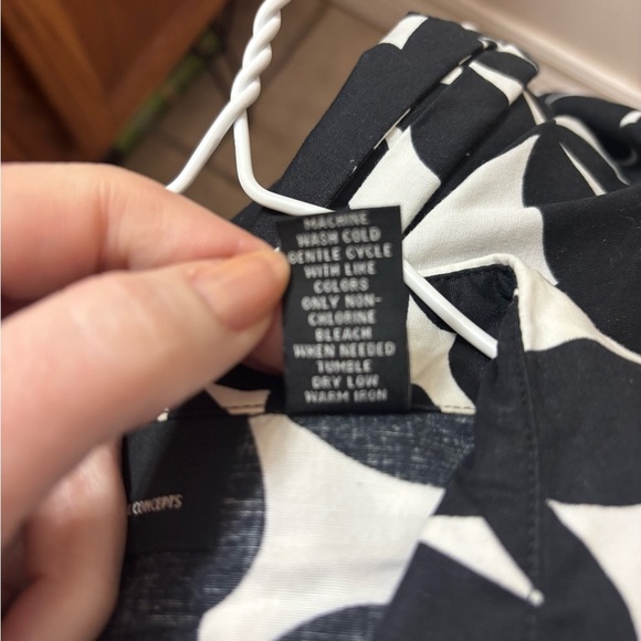 INC International Concepts Monochrome Abstract Dress - Picture 4 of 6